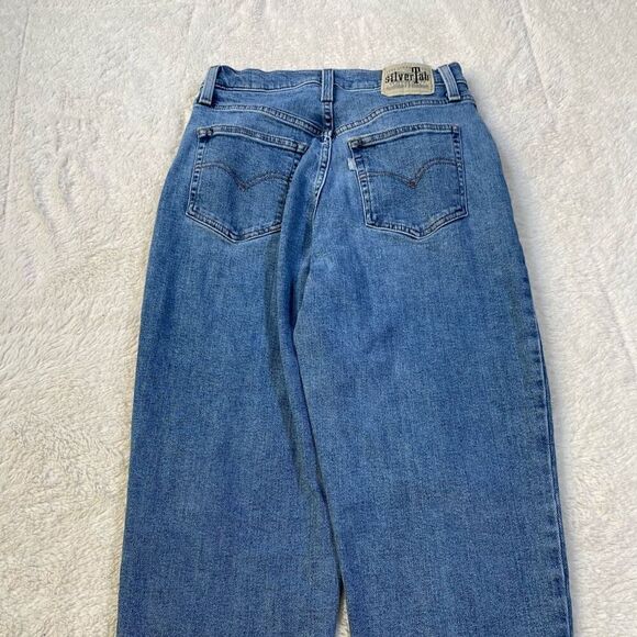 Levi’s Womens Straight Leg Silvertab Mom Jeans - Picture 3 of 10